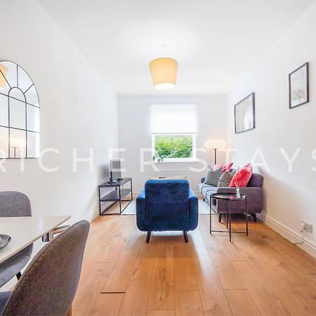 Stylish Canary Wharf Apt, Corporates And Tourists 런던 외부 사진