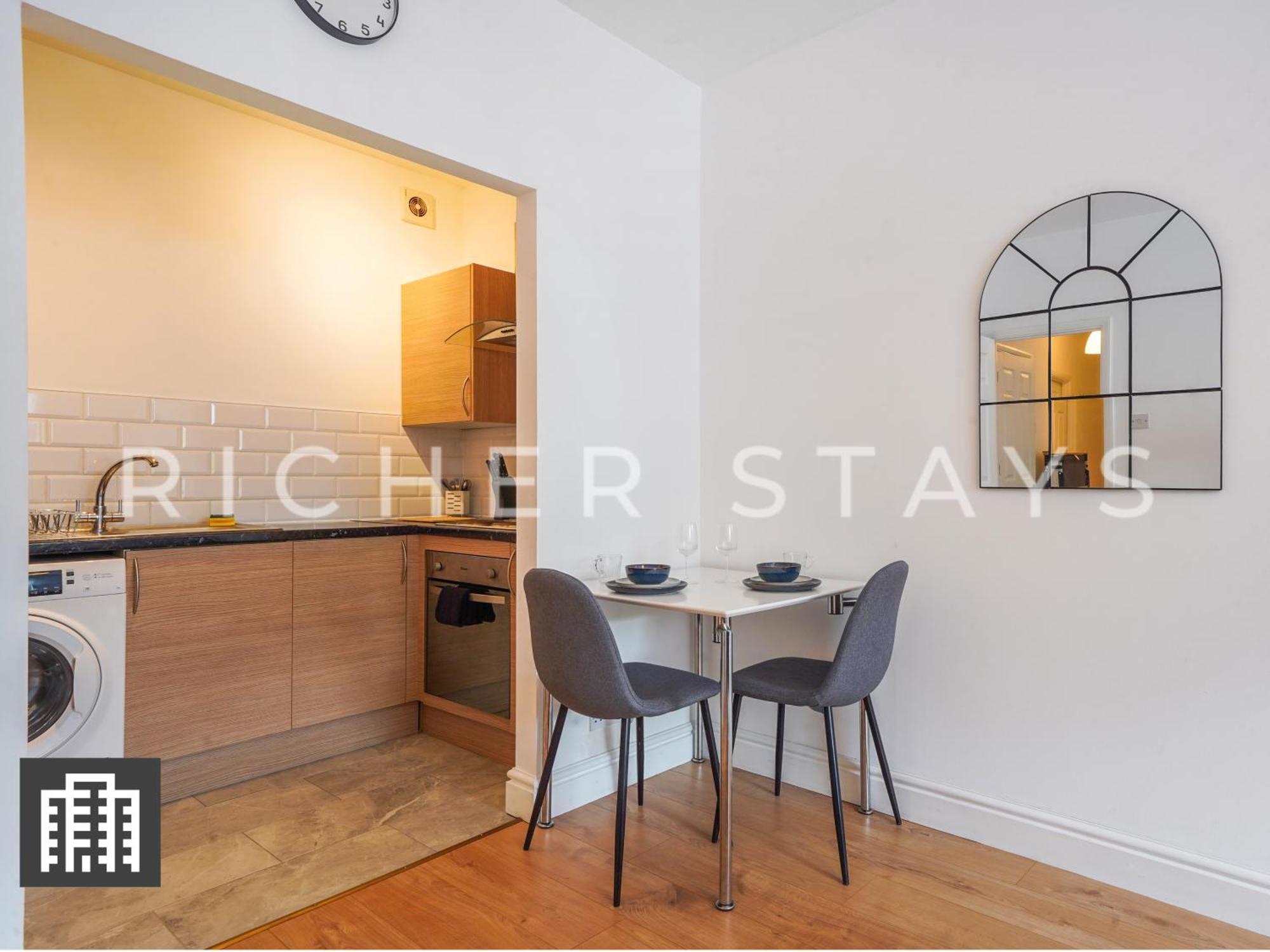 Stylish Canary Wharf Apt, Corporates And Tourists 런던 외부 사진
